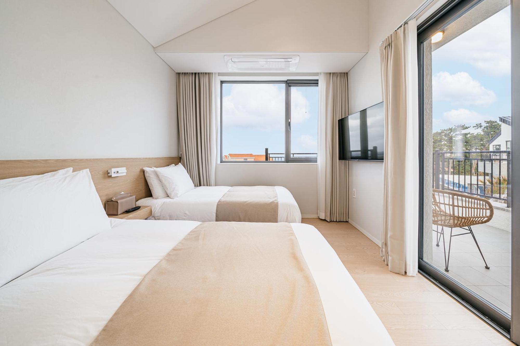 Ddosi Aewol Pool Villa Jeju Eksteriør billede