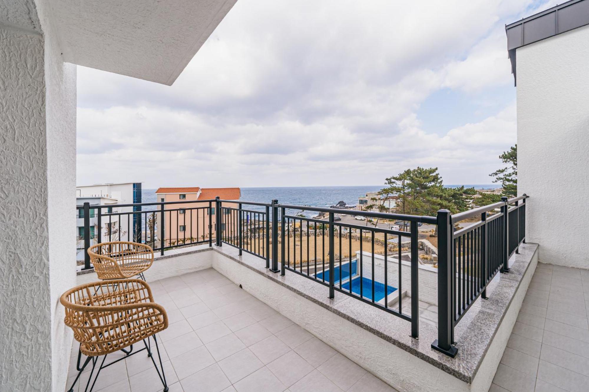 Ddosi Aewol Pool Villa Jeju Eksteriør billede
