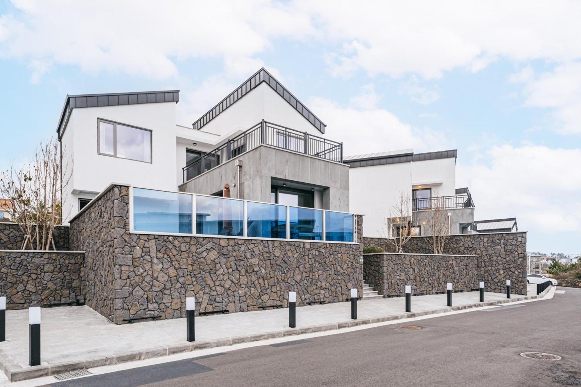 Ddosi Aewol Pool Villa Jeju Eksteriør billede